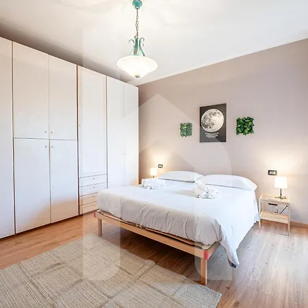 Homiday - - Elegant Apartment- 3 2 Bagni Appartement