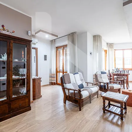 Homiday - - Elegant Apartment- 3 2 Bagni *