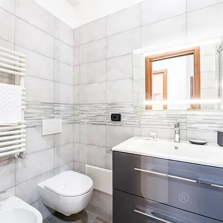 Lägenhet Homiday - - Elegant Apartment- 3 2 Bagni