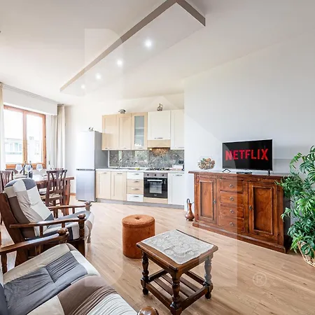 Homiday - - Elegant Apartment- 3 2 Bagni פיזה