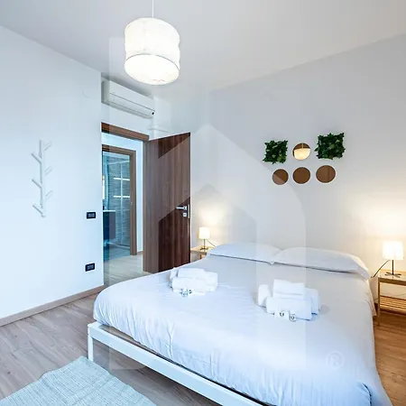 Homiday - - Elegant Apartment- 3 2 Bagni דירה פיזה